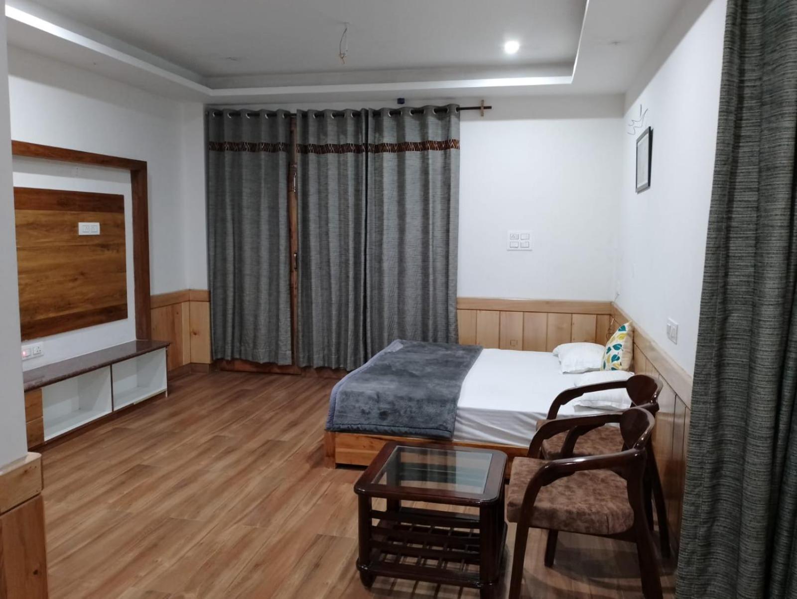 Shamshi Mathan View Homestay - 3Min Drive To Kullu-Manali Airport מראה חיצוני תמונה
